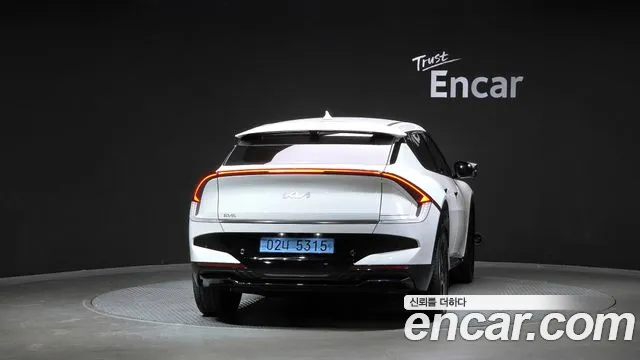 Kia EV6 New — Фото автомобиля 4