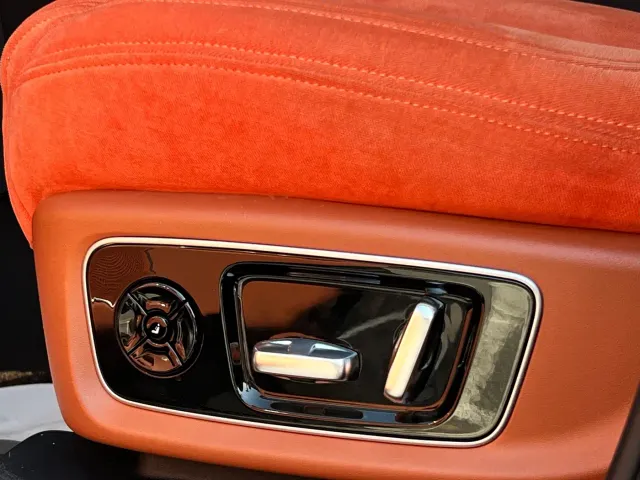 Li Auto L8 — Фото автомобиля 15