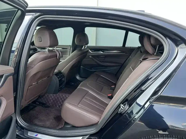 BMW 5 Series — Фото автомобиля 8