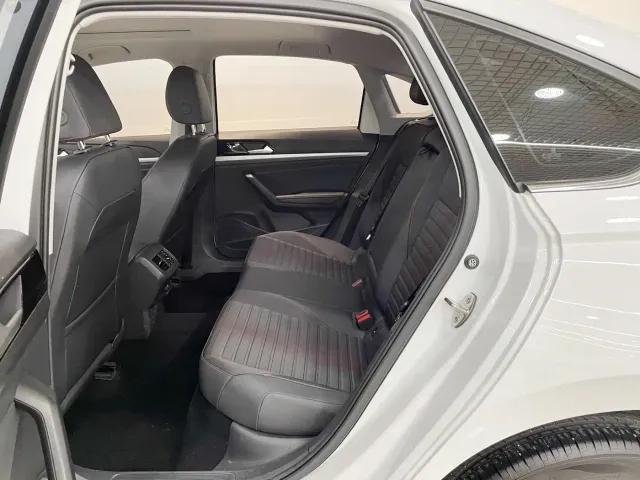 Volkswagen Lavida — Фото автомобиля 16