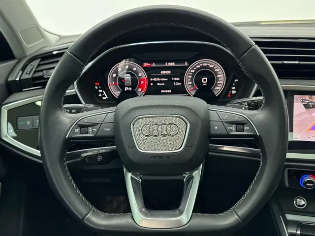 Audi Q3 — Фото автомобиля 11