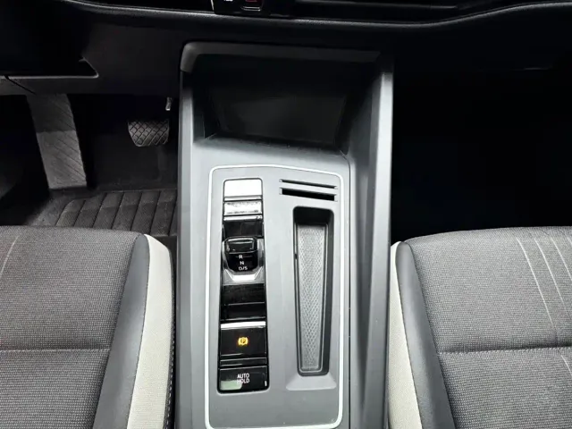 Volkswagen Golf — Фото автомобиля 15