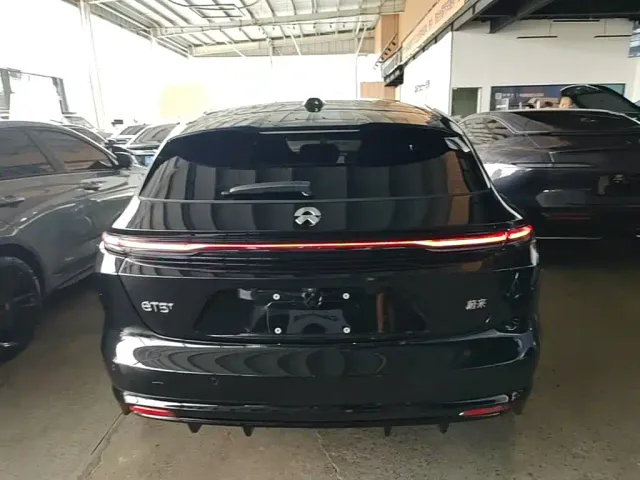 Nio ET5 Touring — Фото автомобиля 3