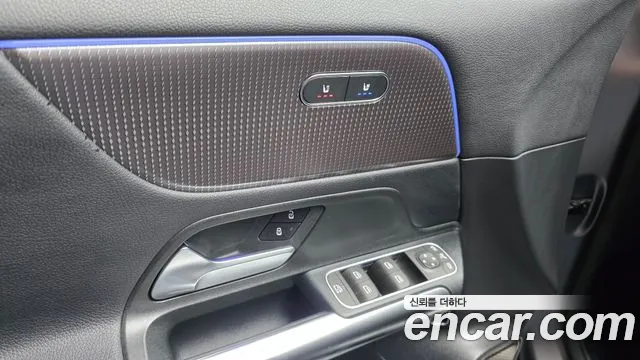 Mercedes-Benz EQA — Фото автомобиля 15