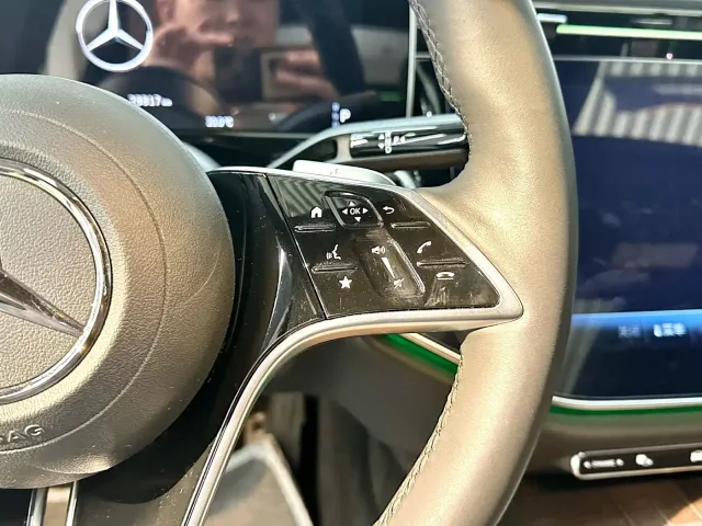 Mercedes-Benz E-Class — Фото автомобиля 13