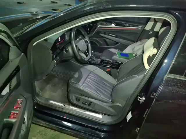 Volkswagen Passat — Фото автомобиля 12