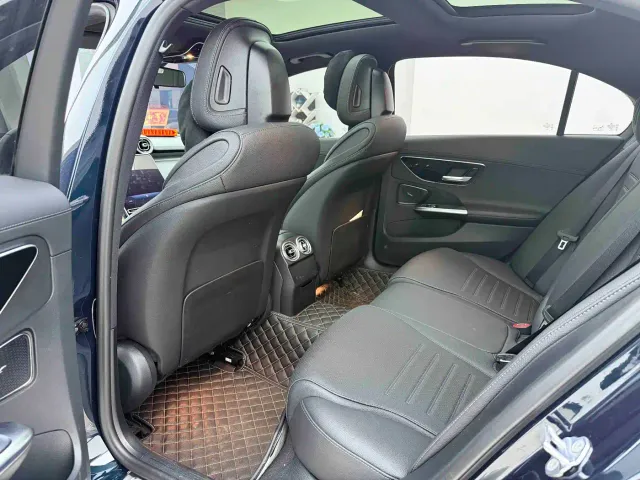 Mercedes-Benz C-Class — Фото автомобиля 4