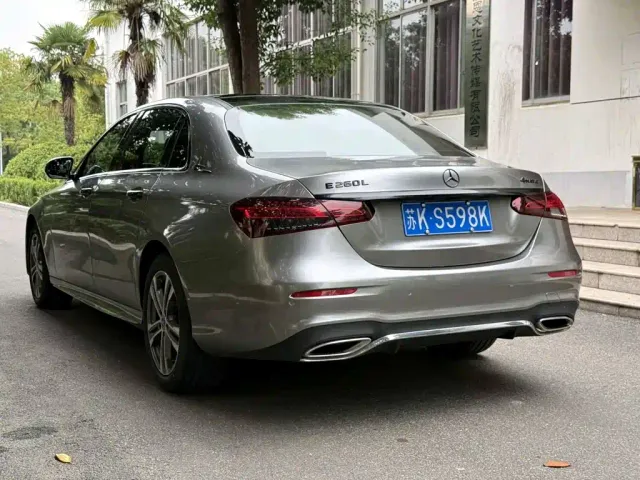 Mercedes-Benz E-Class — Фото автомобиля 9