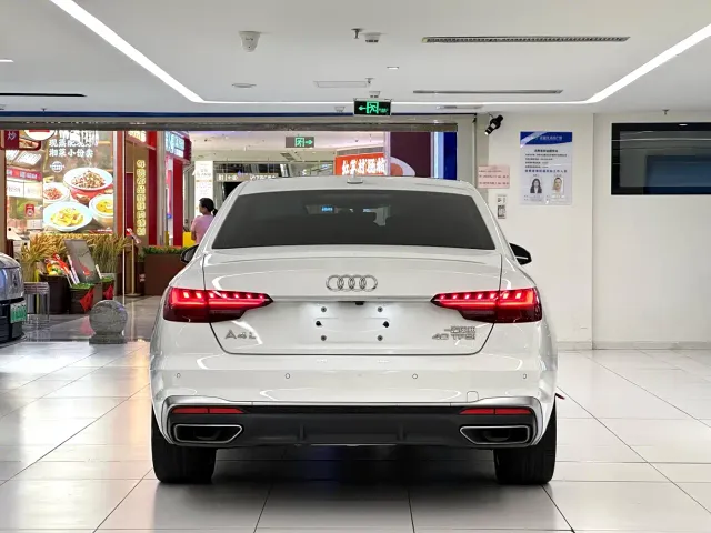 Audi A4L — Фото автомобиля 6