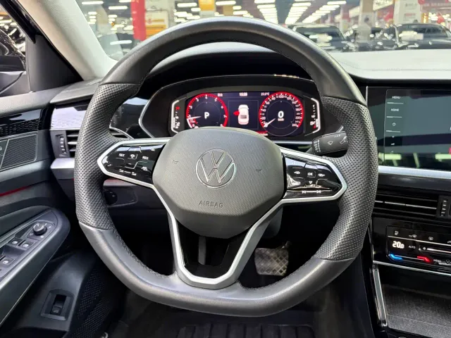 Volkswagen Passat — Фото автомобиля 7