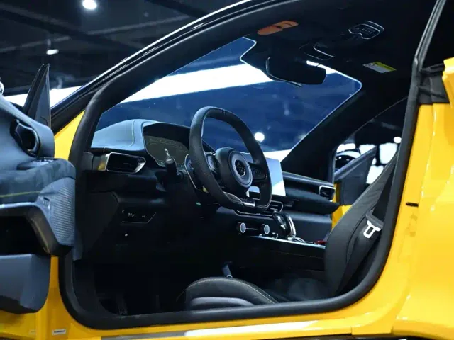 Lotus Emira — Фото автомобиля 24