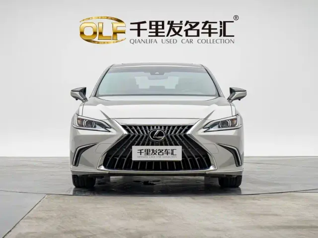 Lexus ES — Фото автомобиля 6