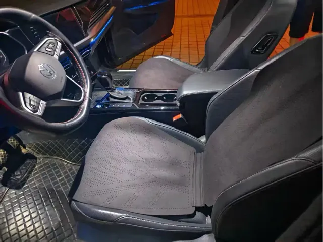 Volkswagen Passat — Фото автомобиля 3