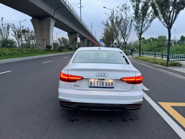 Audi A4L — Фото автомобиля 9