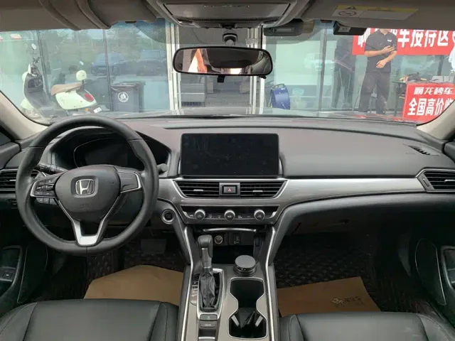 Honda Accord — Фото автомобиля 6