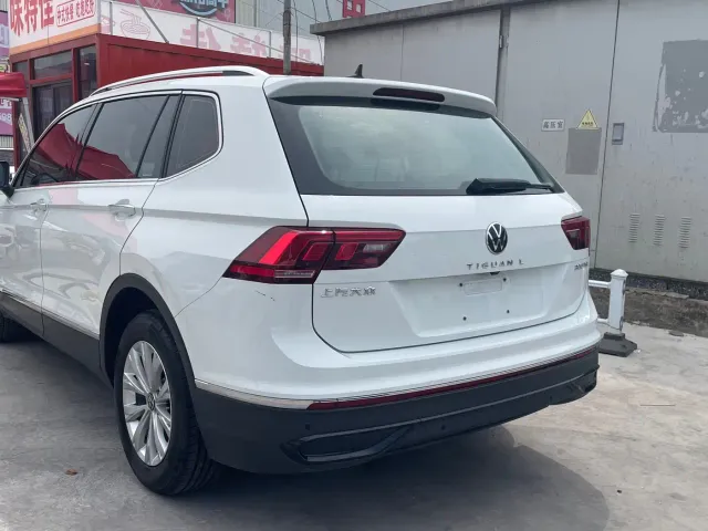Volkswagen Tiguan L — Фото автомобиля 15