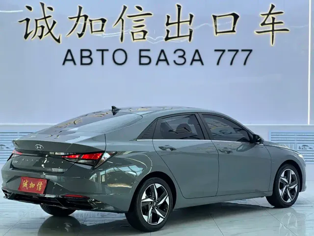 Hyundai Elantra — Фото автомобиля 4