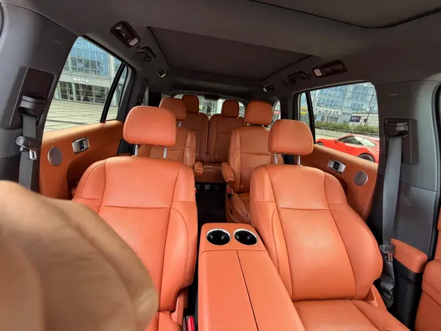 Li Auto L8 — Фото автомобиля 16