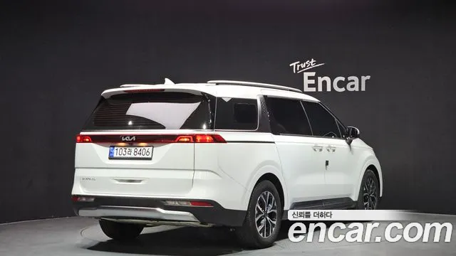 Kia Carnival Generation 4 — Фото автомобиля 2