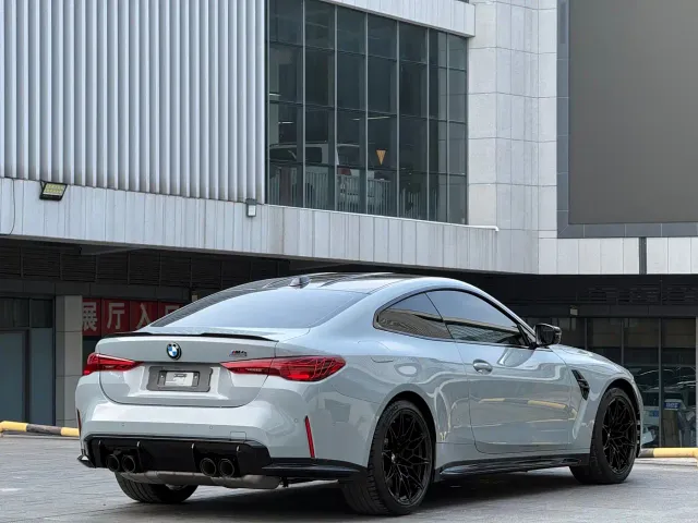 BMW M4 — Фото автомобиля 10