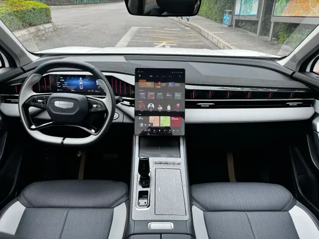 Geely Boyue L — Фото автомобиля 18