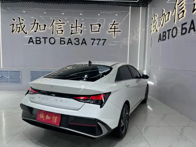Hyundai Elantra — Фото автомобиля 6