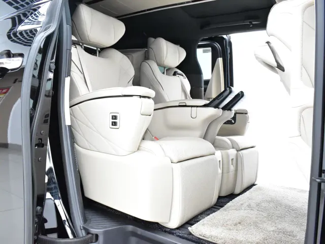 Toyota Alphard — Фото автомобиля 18