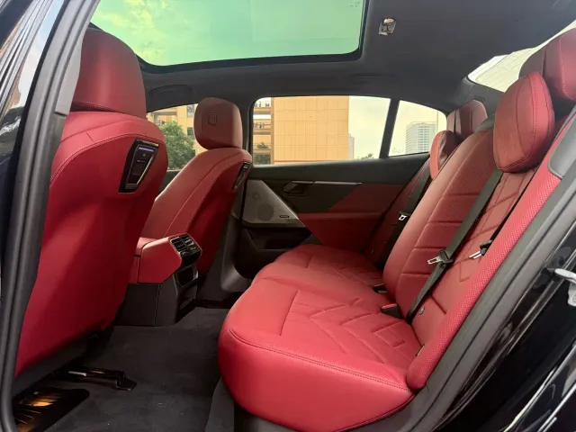 BMW 5 Series — Фото автомобиля 5