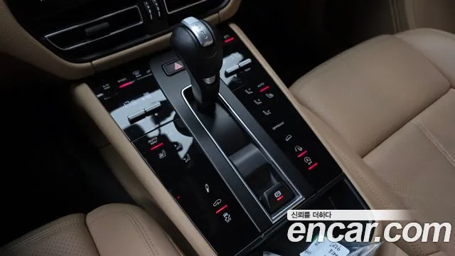 Porsche Macan — Фото автомобиля 9