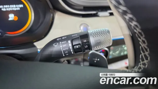 Genesis GV70 — Фото автомобиля 25