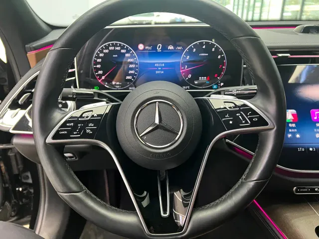 Mercedes-Benz E-Class — Фото автомобиля 11
