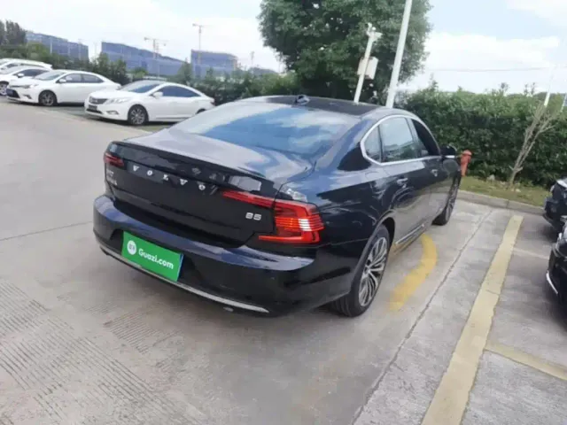 Volvo S90 — Фото автомобиля 6