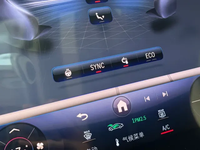 Mercedes-Benz EQS SUV — Фото автомобиля 14