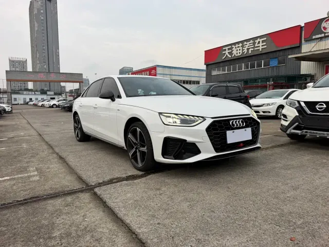 Audi A4L — Фото автомобиля 3