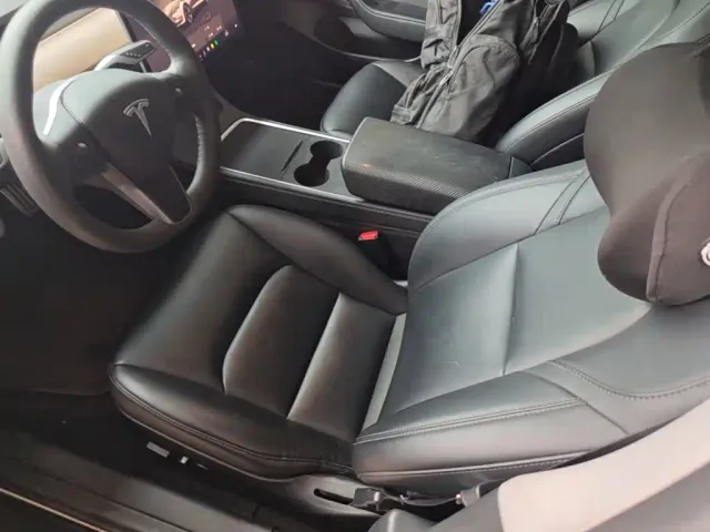 Tesla Model 3 — Фото автомобиля 14