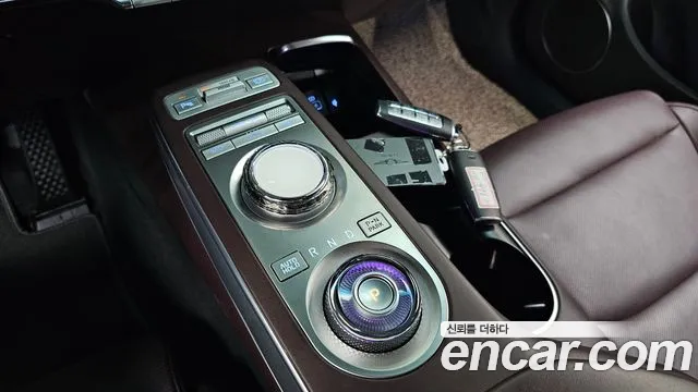 Genesis GV70 2.5T Бензин AWD — Фото автомобиля 9
