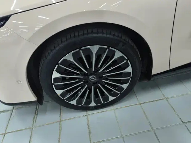 Nissan N7 — Фото автомобиля 6