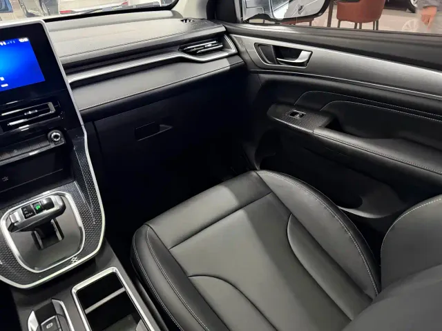 Haval M6 — Фото автомобиля 12