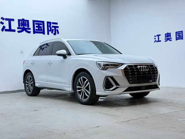 Audi Q3 — Фото автомобиля 3