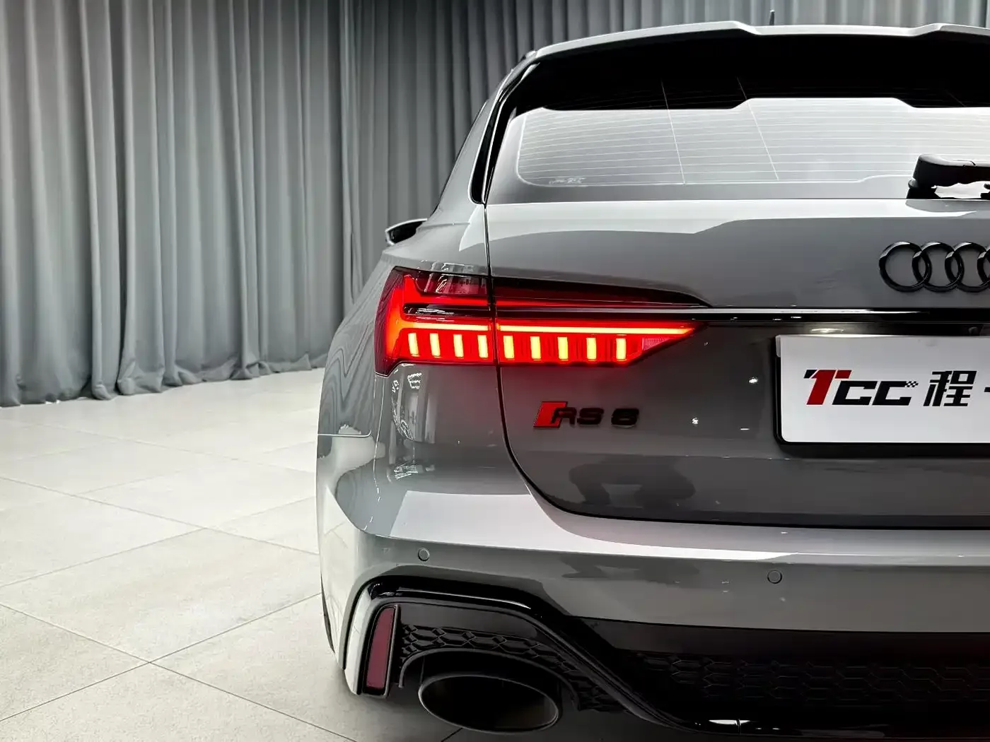 Audi Audi RS 6 2025 RS 6 4.0T Avant performance — Фото автомобиля 10