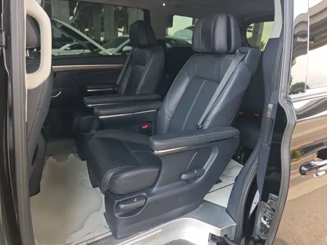 GAC Trumpchi M8 — Фото автомобиля 16
