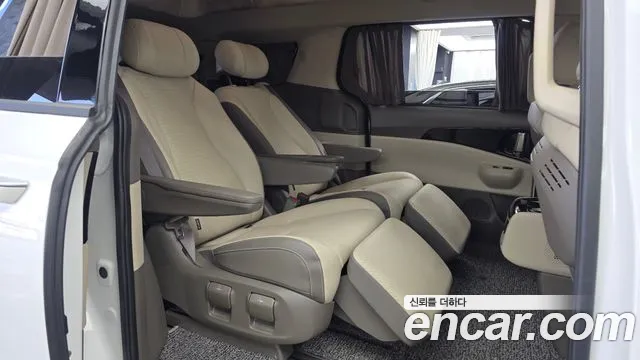 Kia Carnival Generation 4 — Фото автомобиля 18
