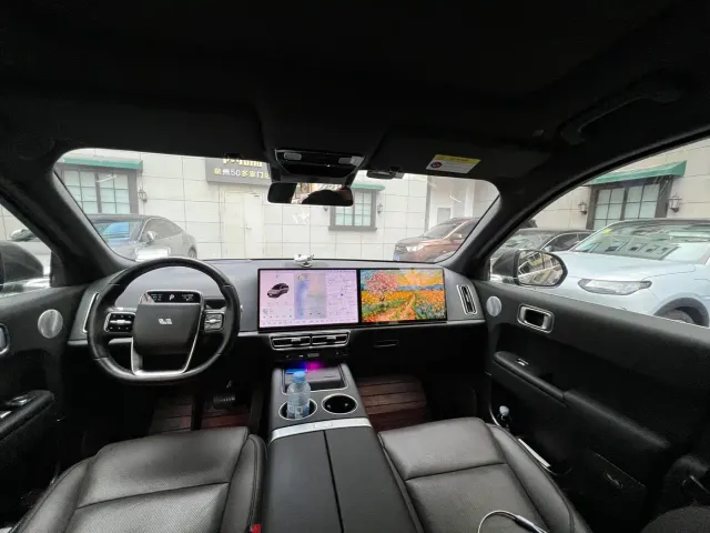 Li Auto L8 — Фото автомобиля 7