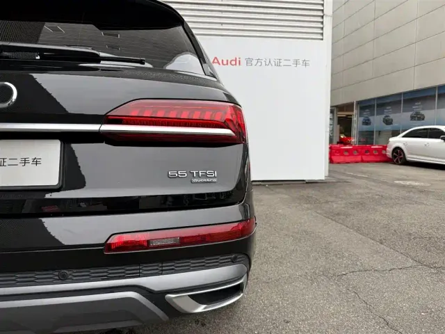 Audi Q7 — Фото автомобиля 15