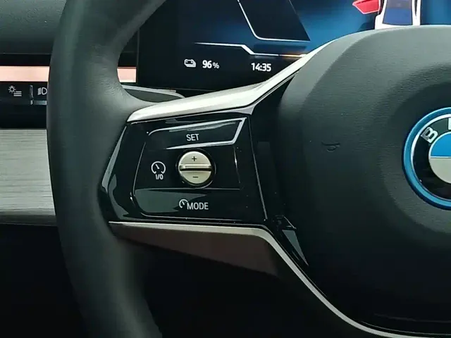 BMW i5 — Фото автомобиля 15