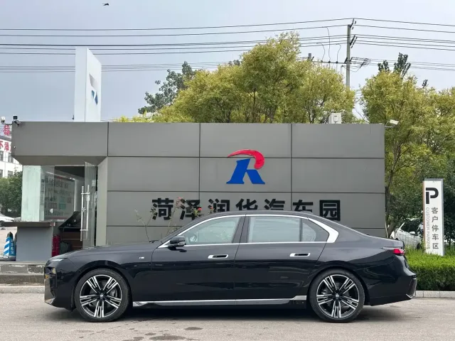 BMW 7 Series — Фото автомобиля 4