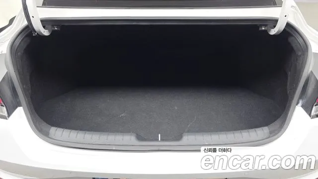 Hyundai AVANTE Avante (CN7) — Фото автомобиля 20