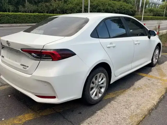 Toyota Corolla — Фото автомобиля 5