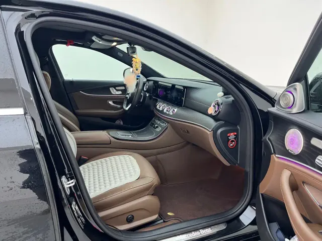 Mercedes-Benz E-Class — Фото автомобиля 9