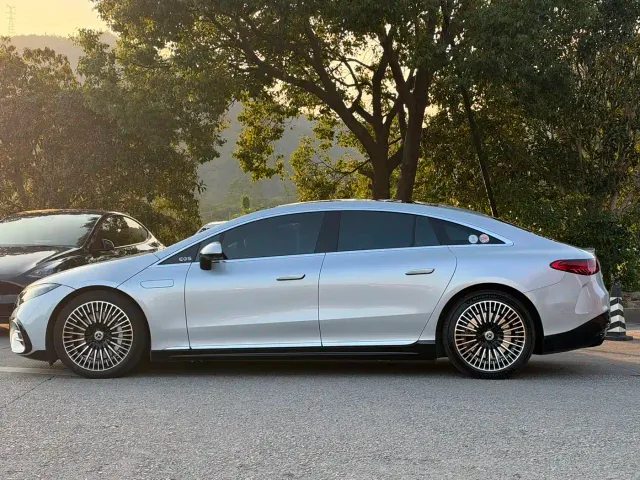 Mercedes-Benz EQS — Фото автомобиля 3